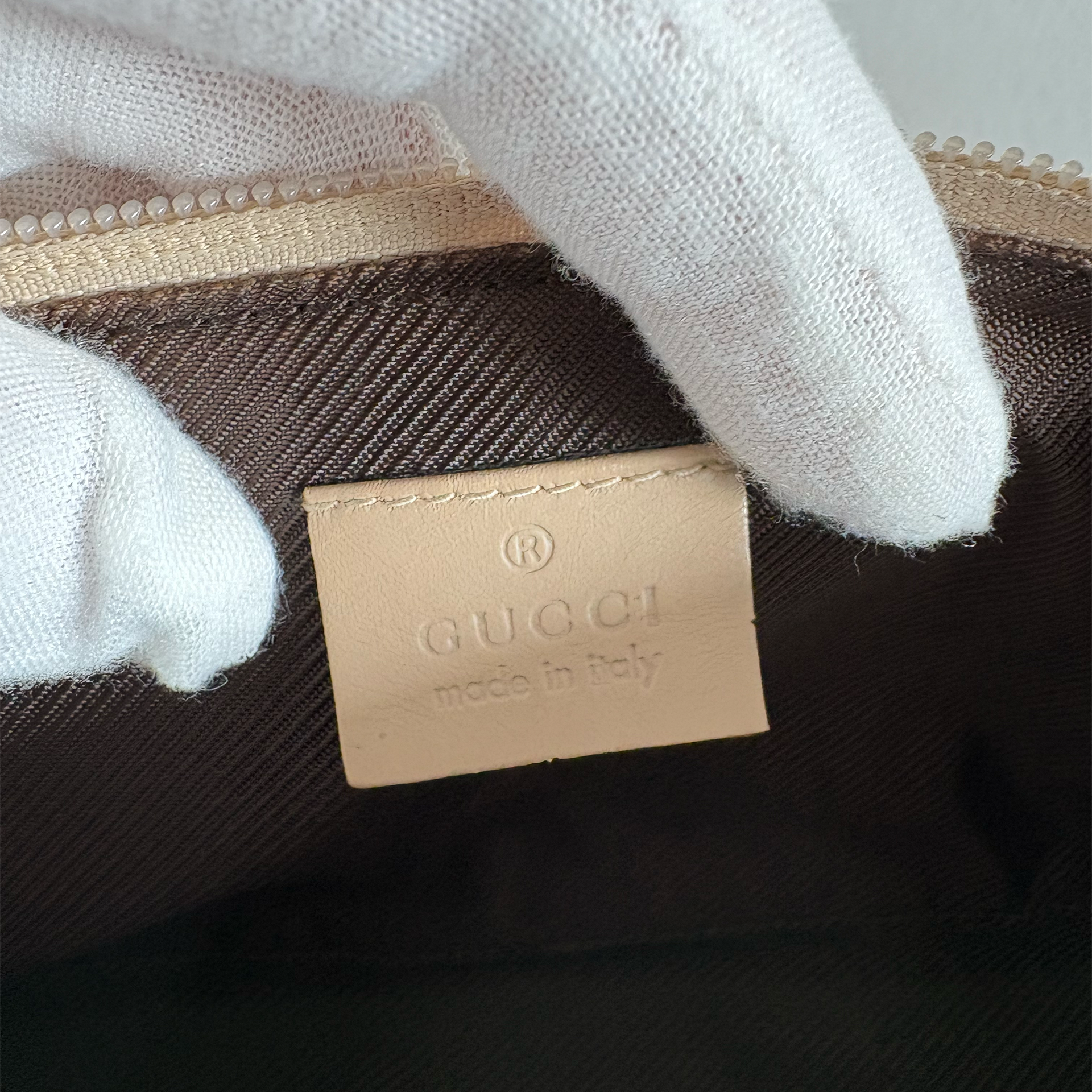 Gucci GG Canvas Boat Bag Creme