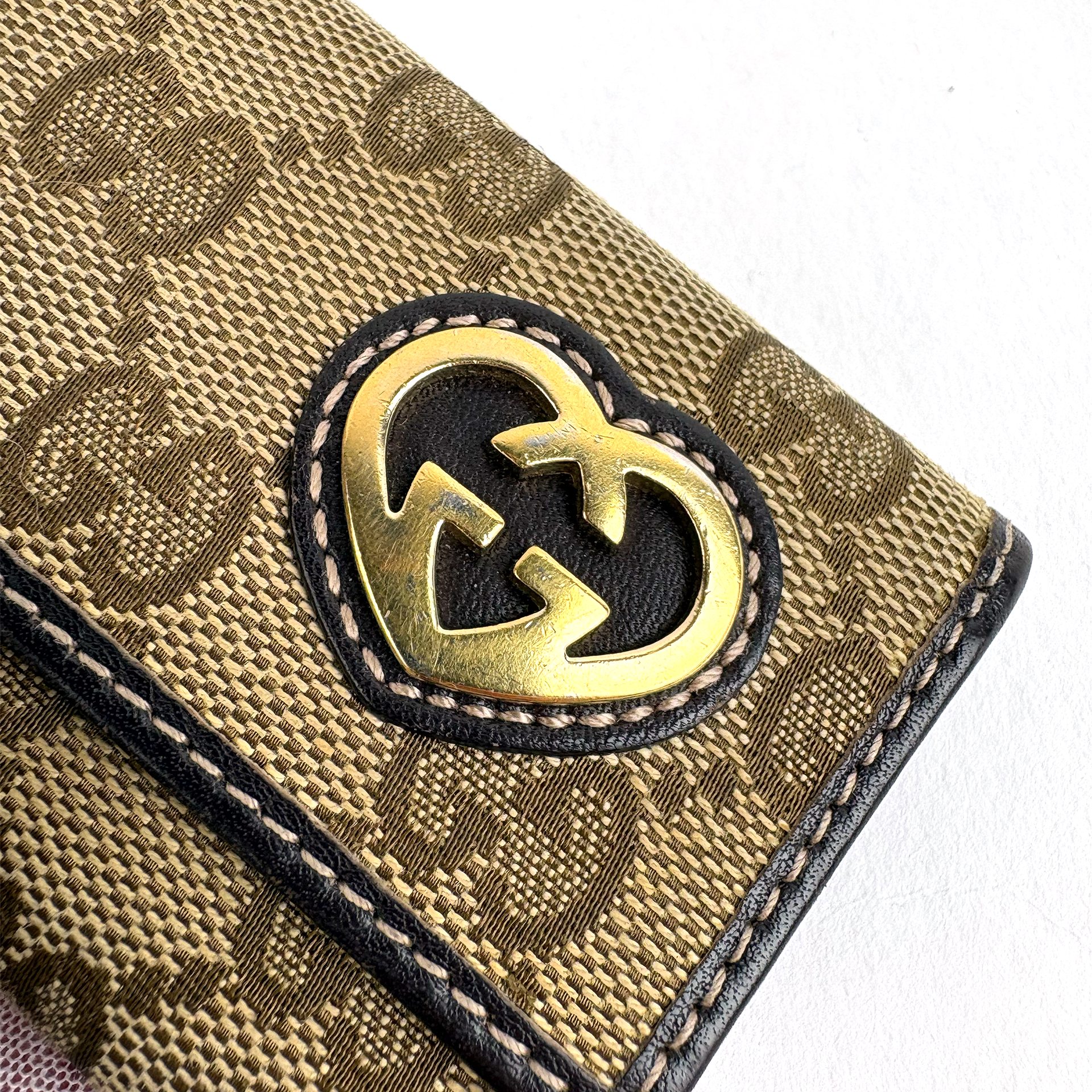 Gucci GG Canvas Monogram Heart 6 Keyholder