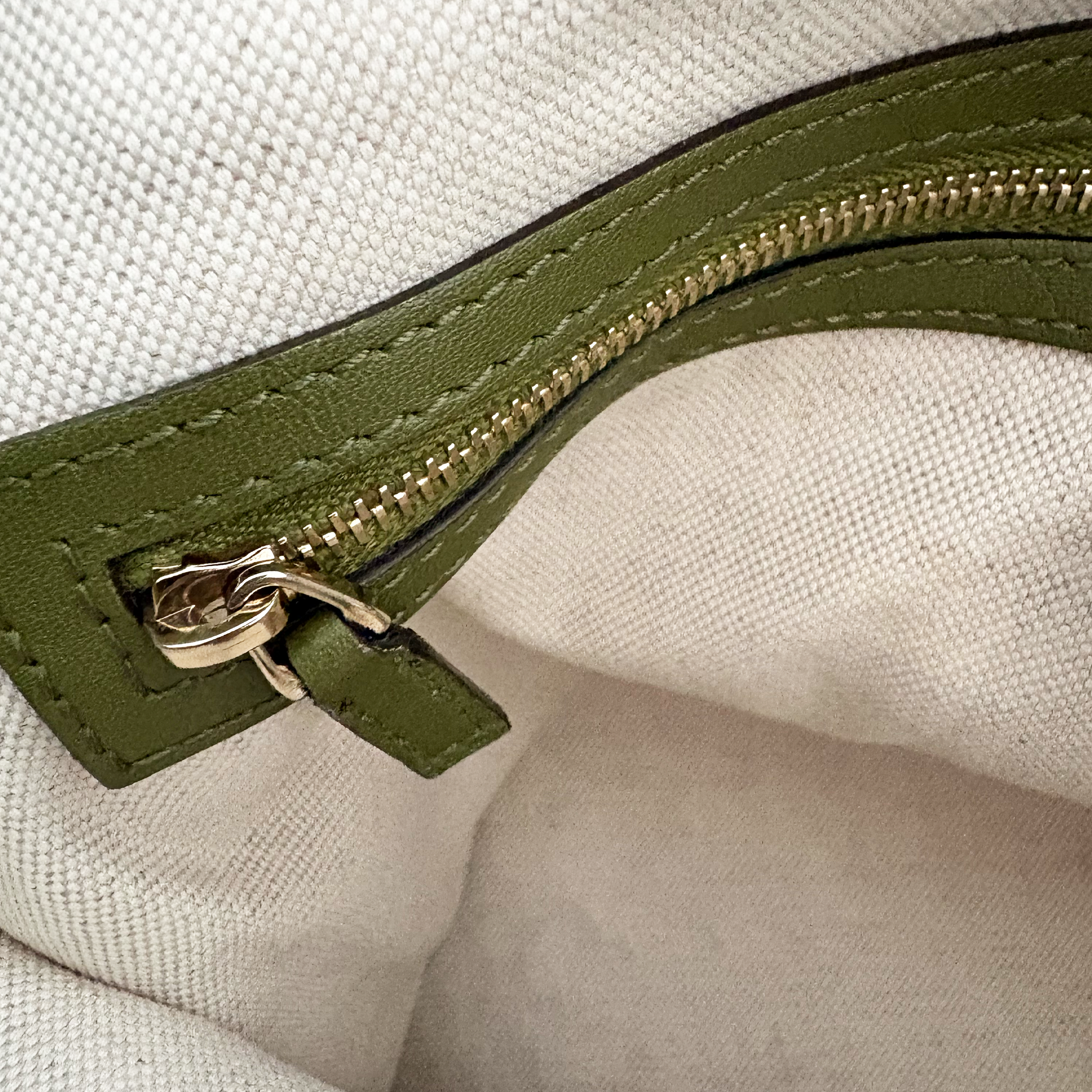 Gucci GG Supreme Tote Bag