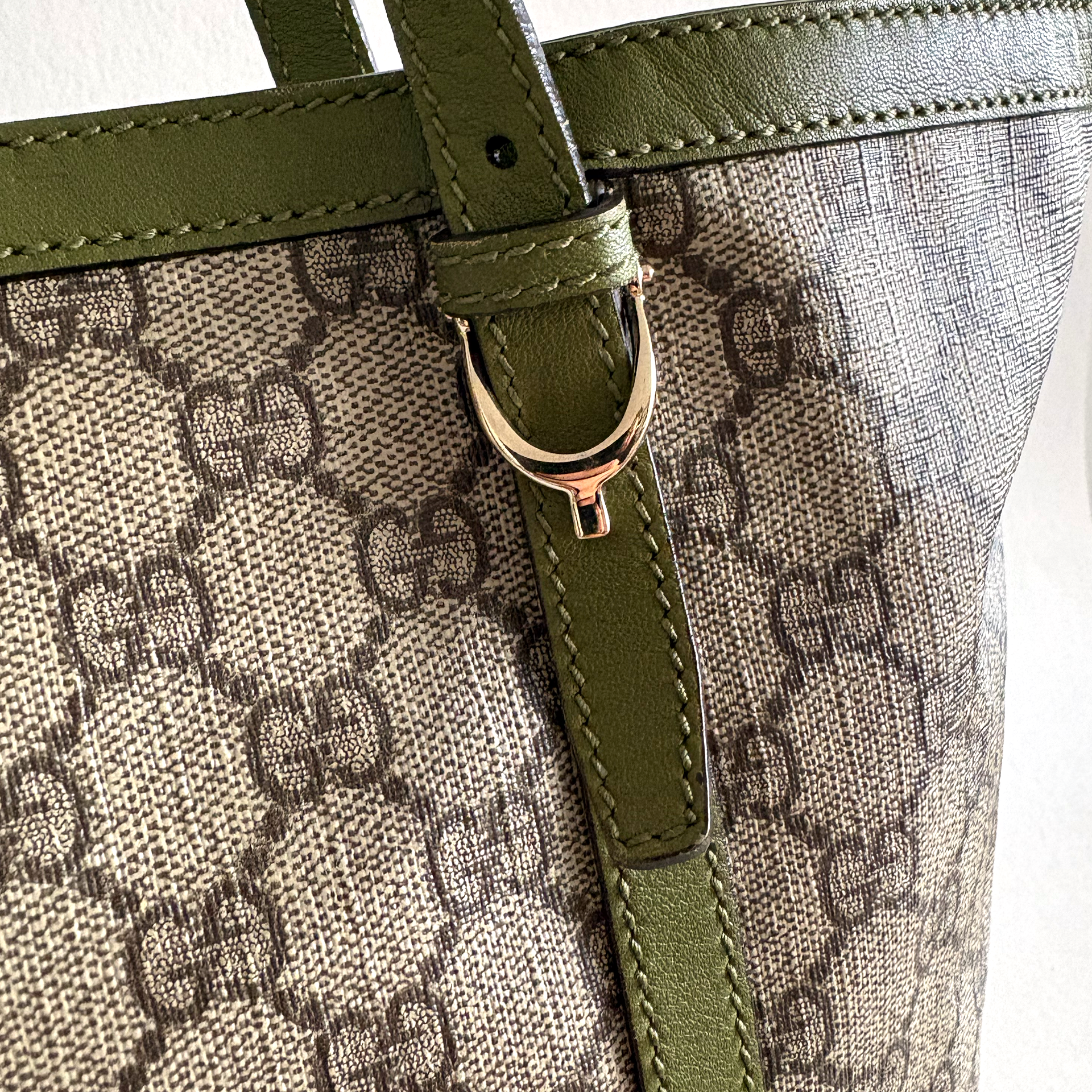 Gucci GG Supreme Tote Bag