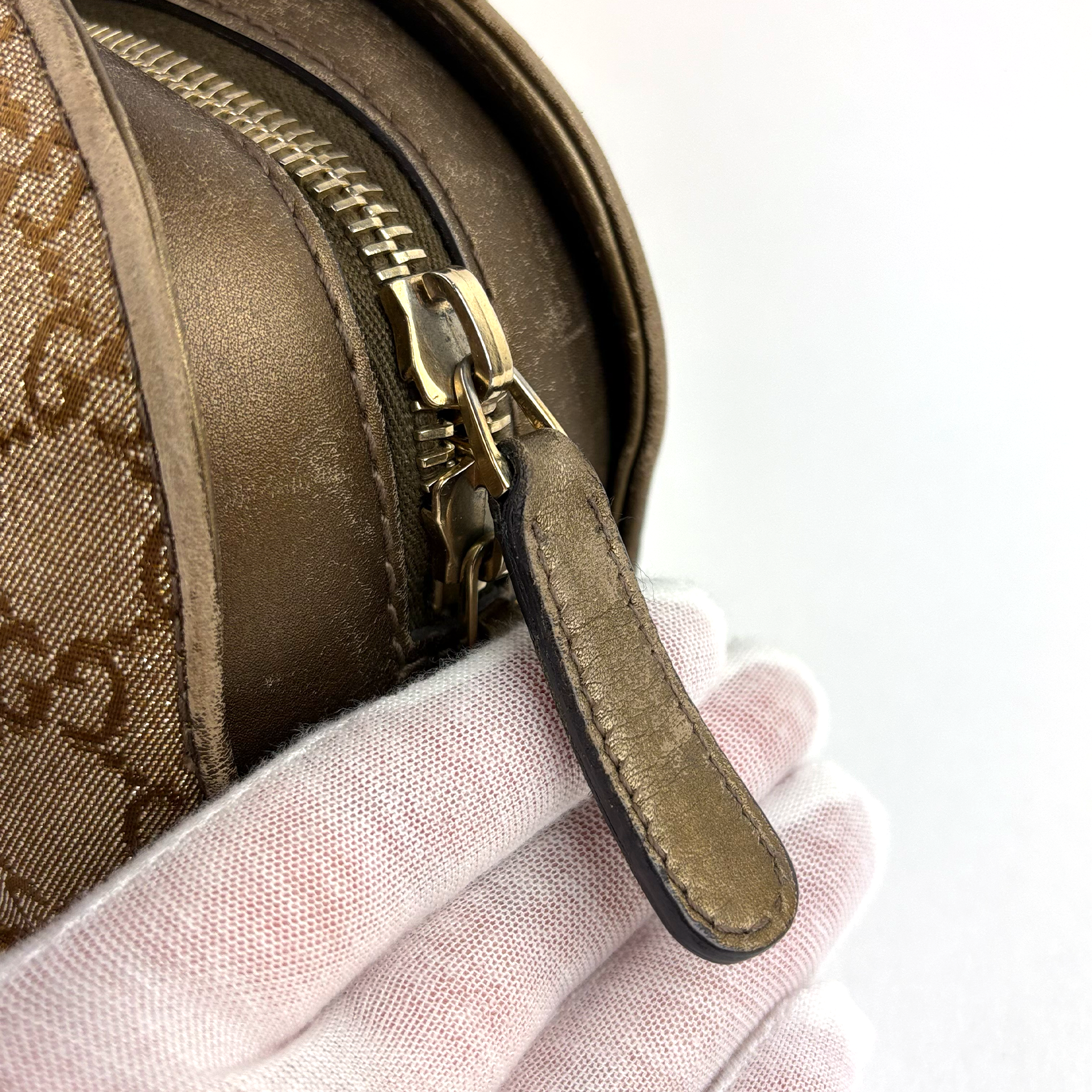 Gucci GG heart Bit Handbag Beige Gold