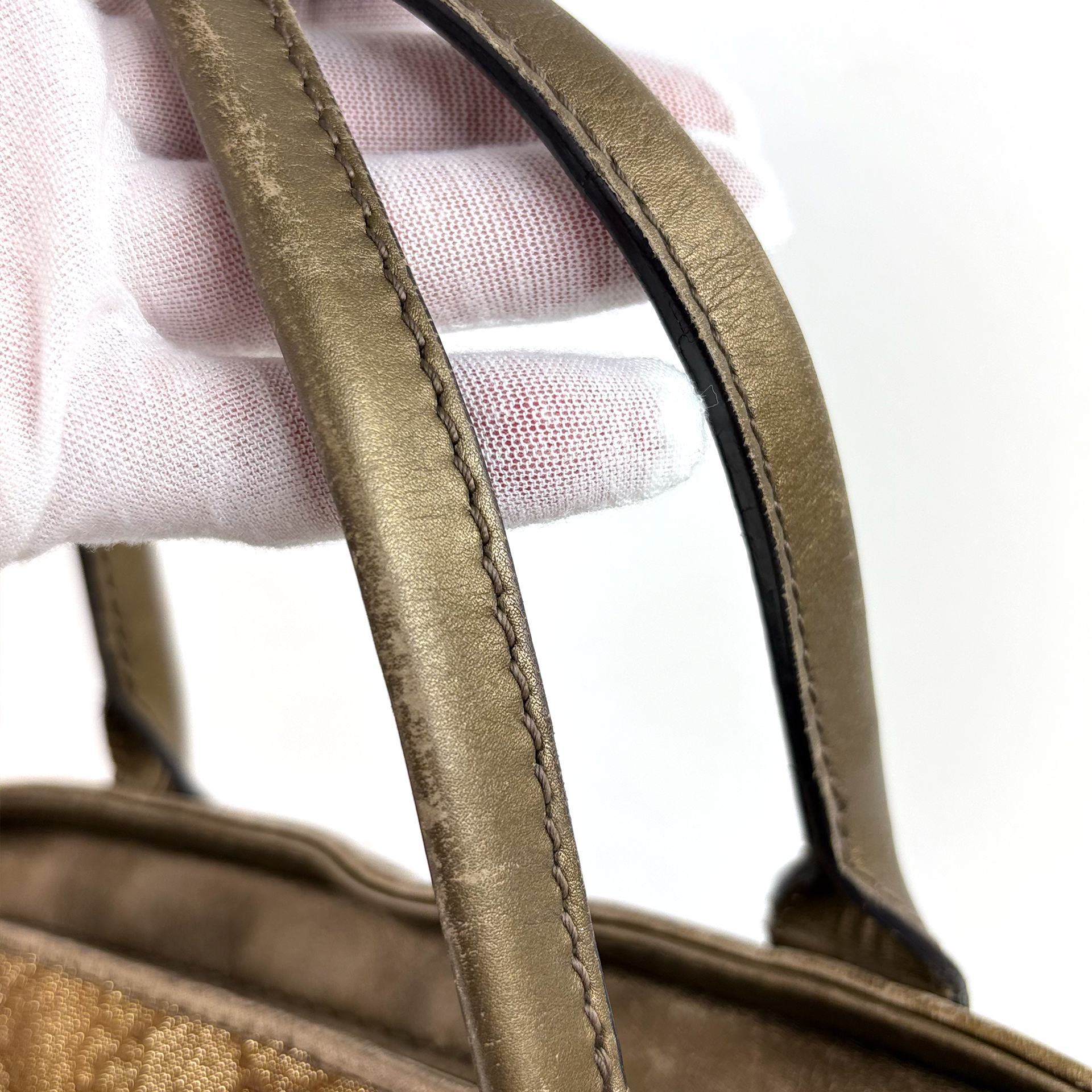 Gucci GG heart Bit Handbag Beige Gold