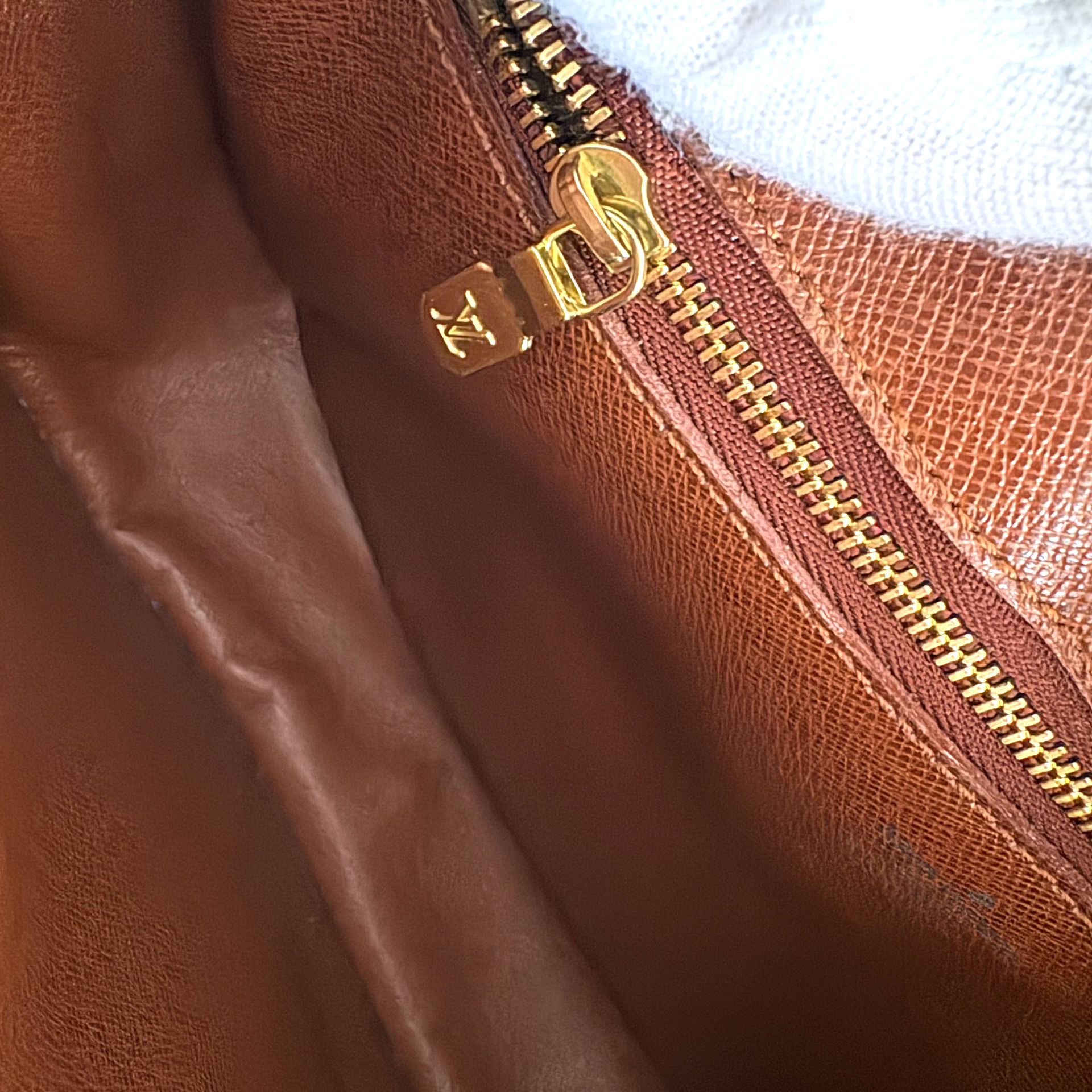 Louis Vuitton Jeune Fille MM