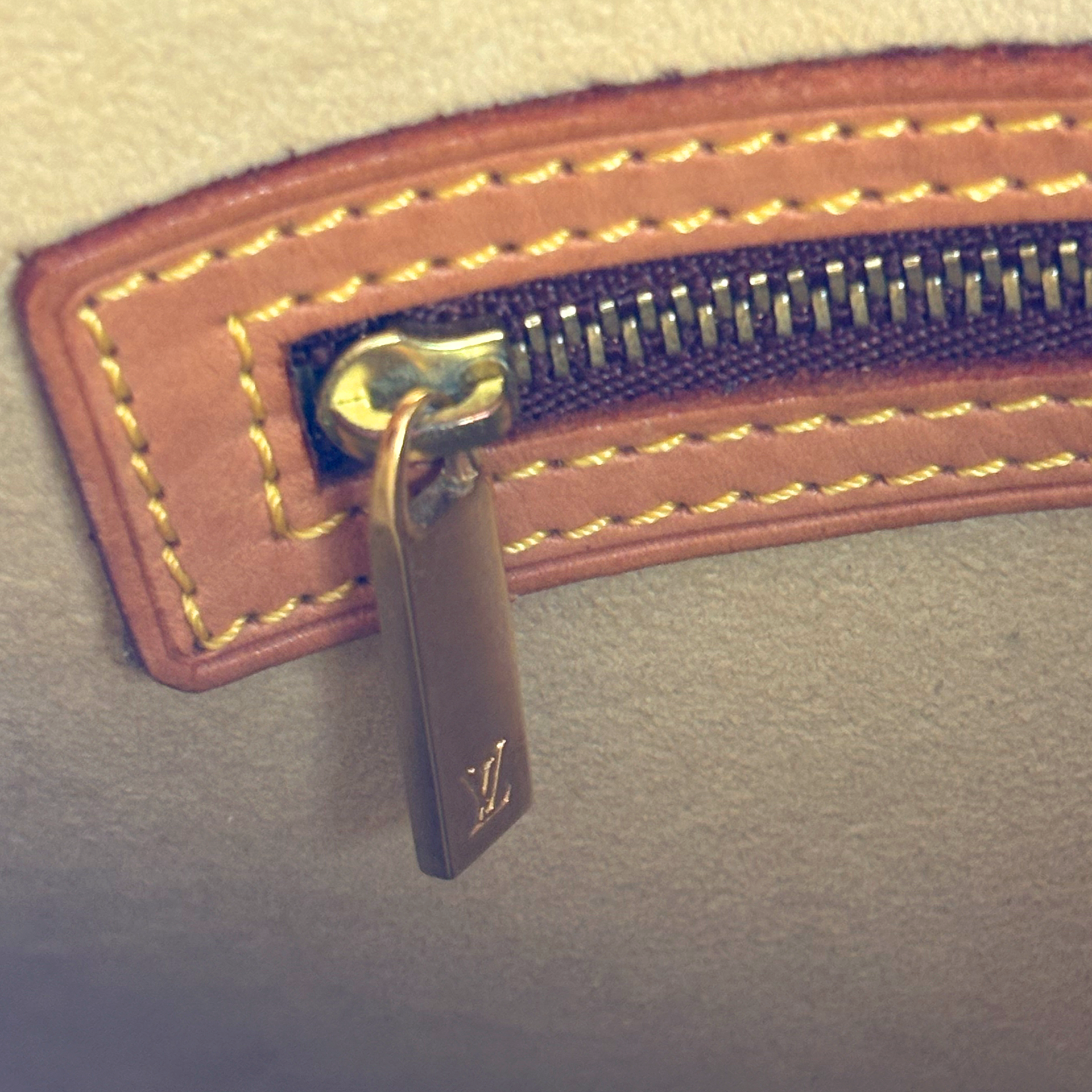 Louis Vuitton Looping GM in Monogram Canvas