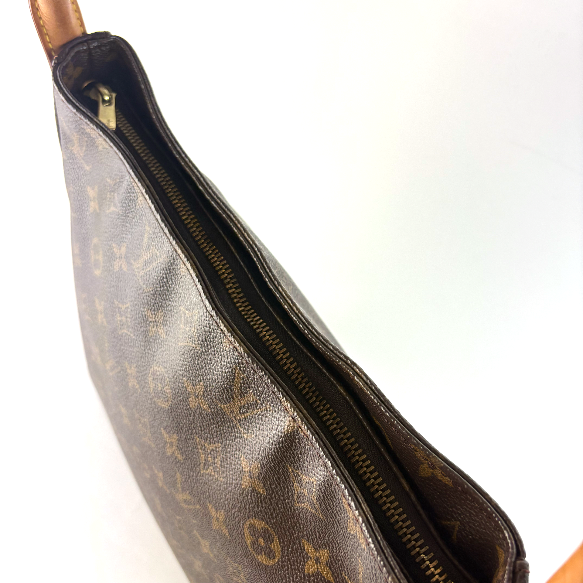 Louis Vuitton Looping GM in Monogram Canvas