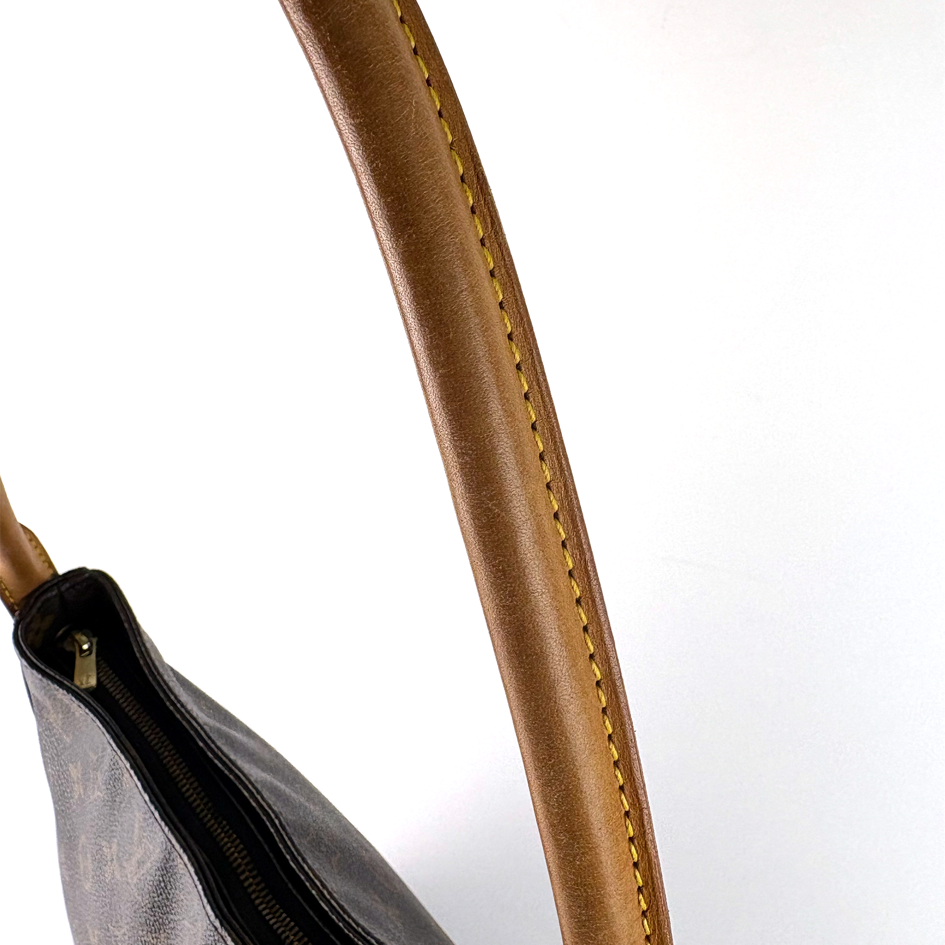 Louis Vuitton Looping GM in Monogram Canvas