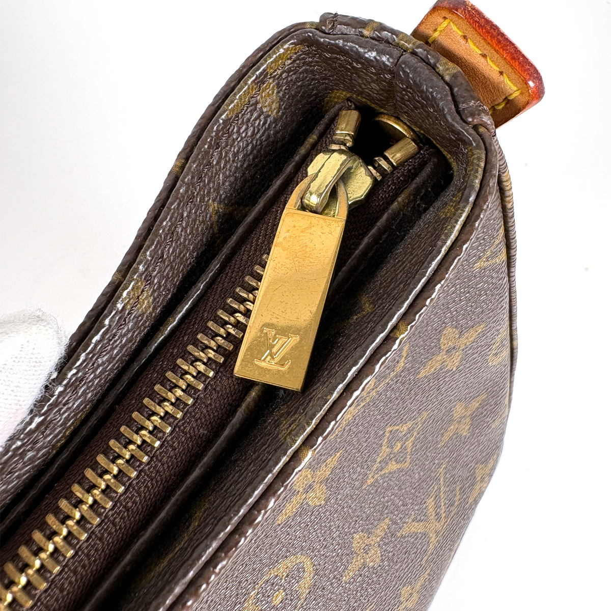 Louis Vuitton Looping MM