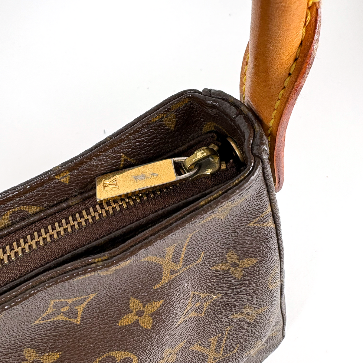 Louis Vuitton Looping MM