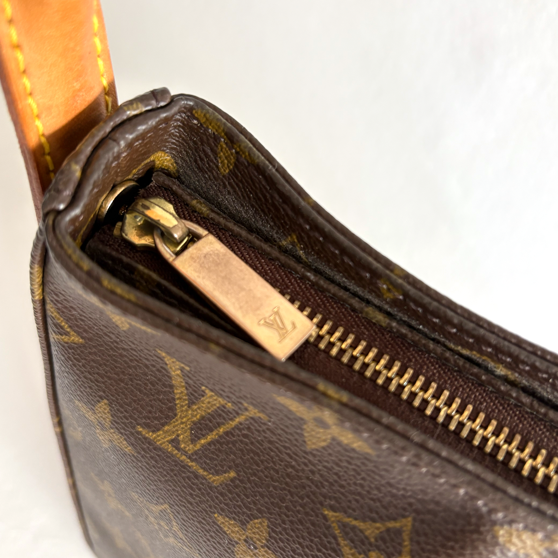 Louis Vuitton Looping MM