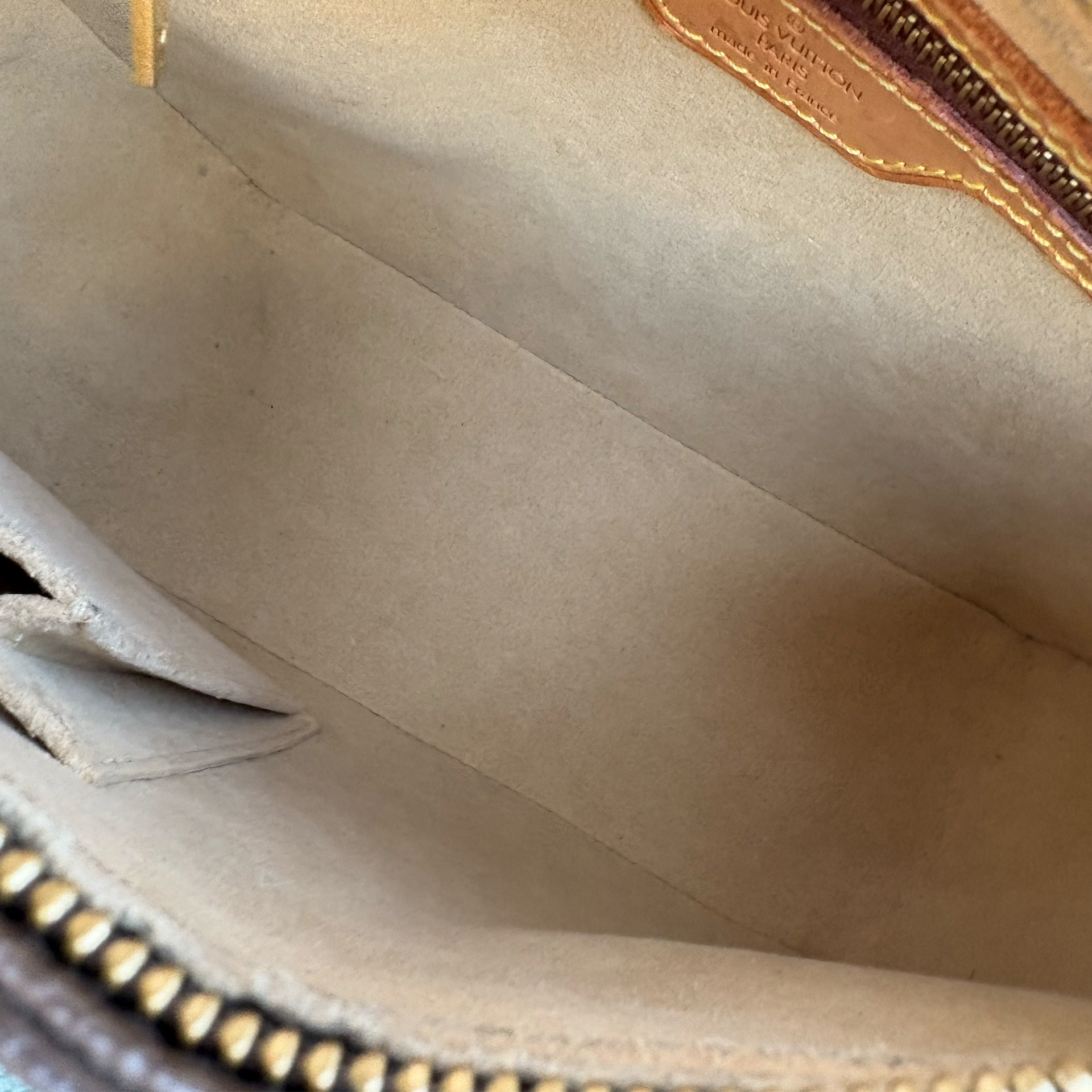 Louis Vuitton Looping MM
