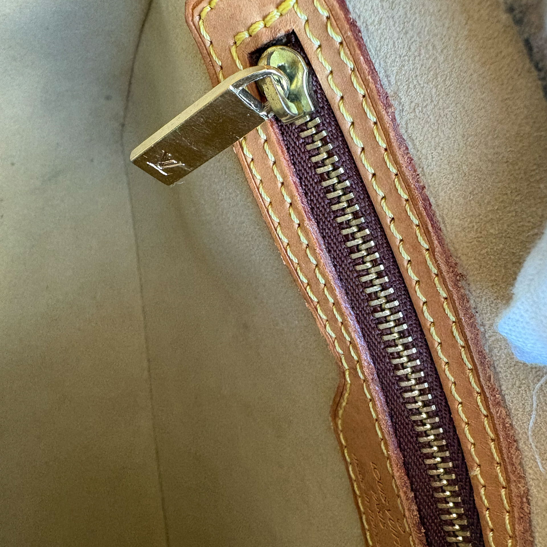 Louis Vuitton Looping MM