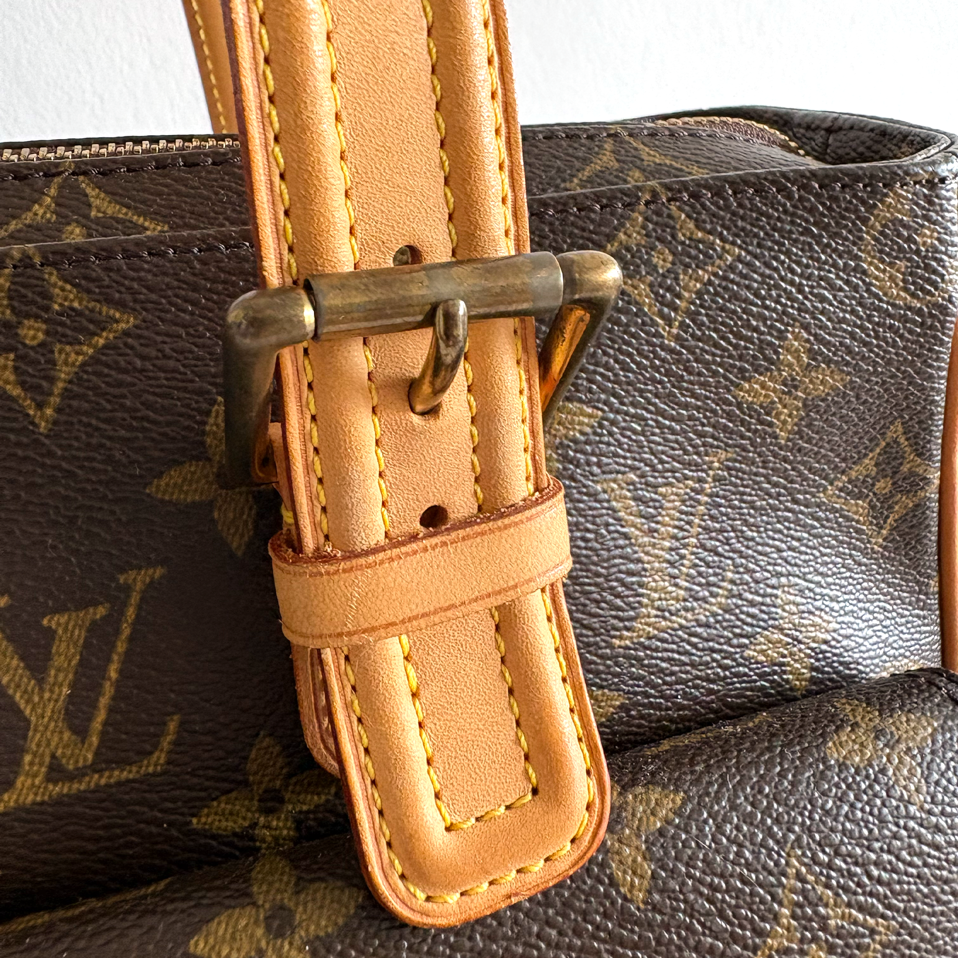 Louis Vuitton Multipli Cite Handbag