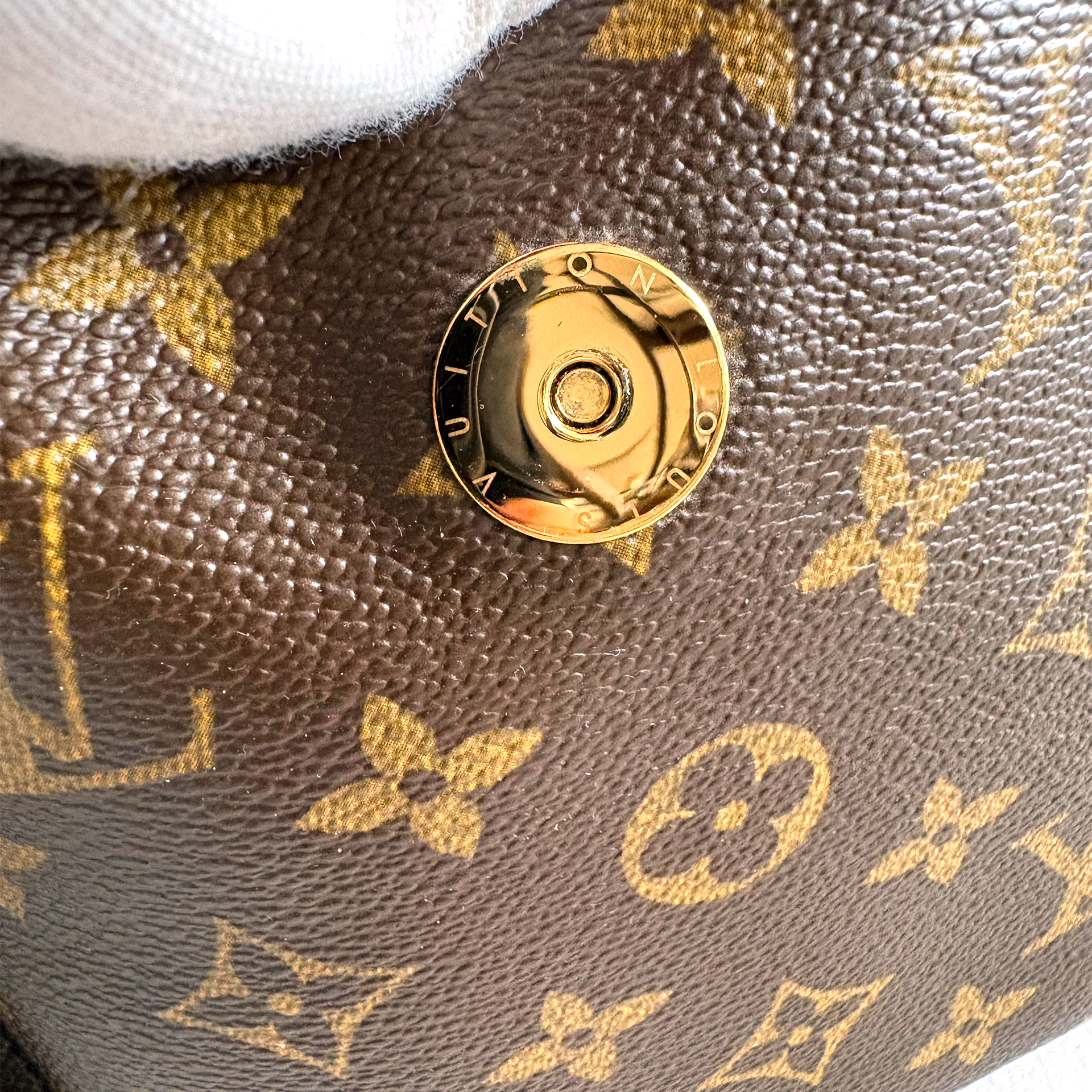 Louis Vuitton Multipli Cite Handbag