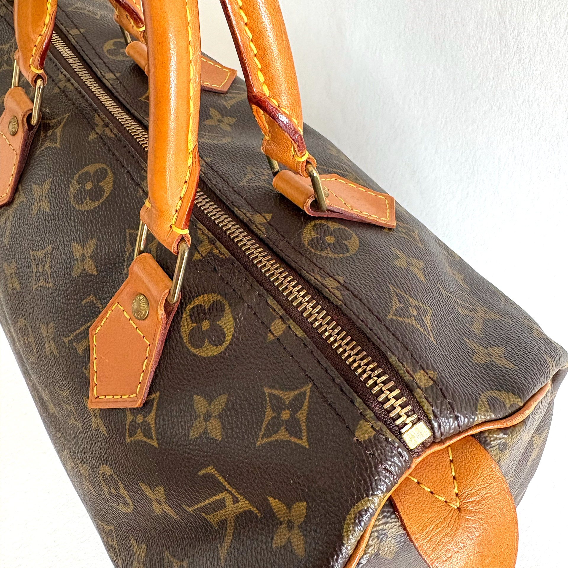 Louis Vuitton Speedy 30